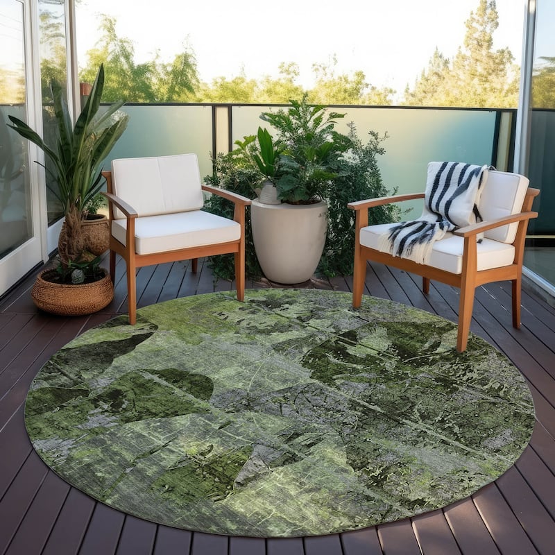 Machine Washable Indoor/ Outdoor Abstract Leaves Chantille Rug