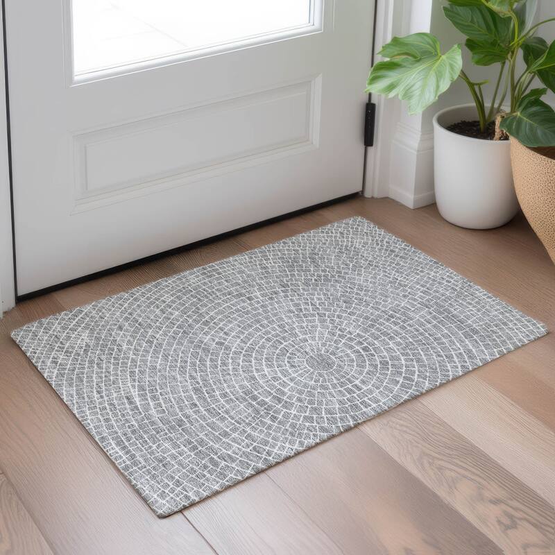 Machine Washable Indoor/ Outdoor Modern Gravity Chantille Rug