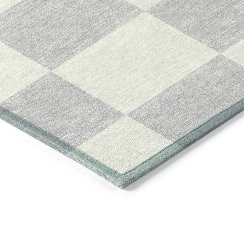Machine Washable Indoor/ Outdoor Modern Checker Chantille Rug