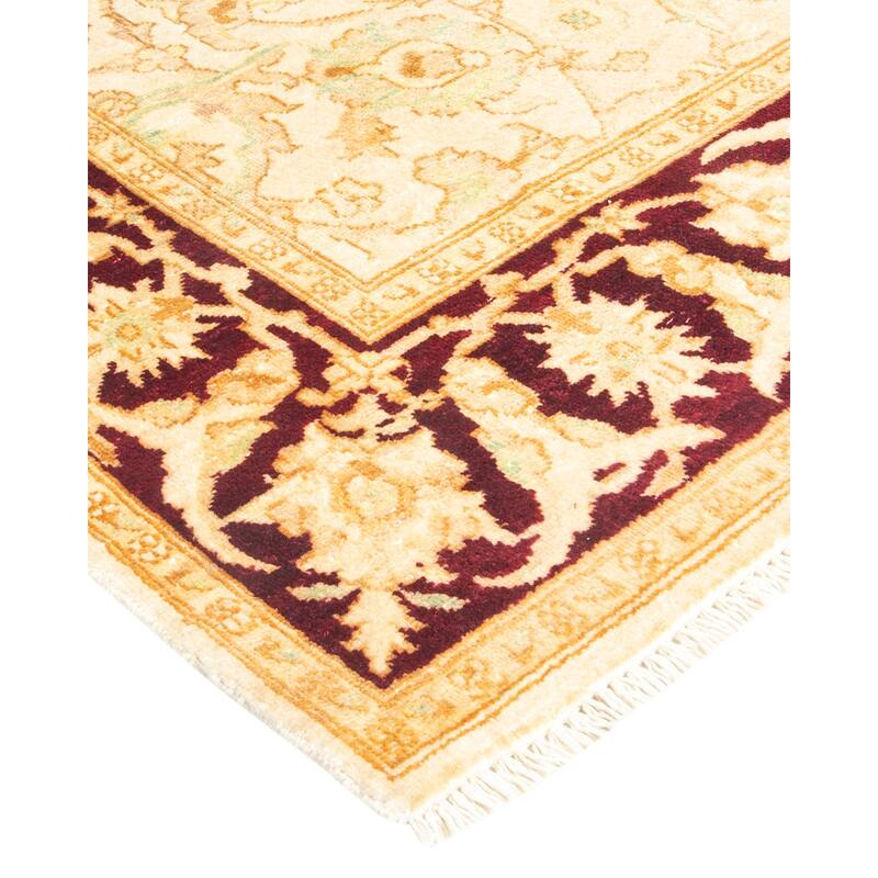 Overton Hand Knotted Wool Contemporary Floral Ivory Area Rug - 4' x 6'