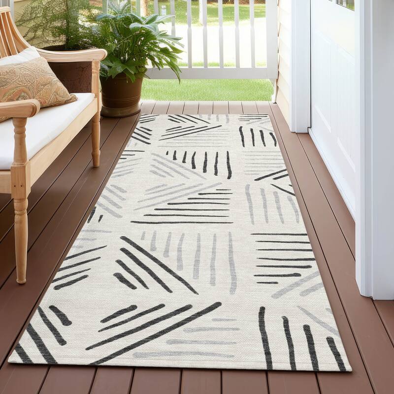 Machine Washable Indoor/ Outdoor Geo Dia Chantille Rug - Ivory - 2'3" x 7'6"