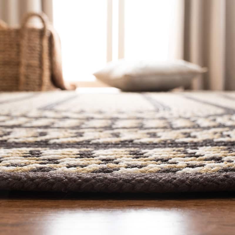 SAFAVIEH, Handmade Braided Jinela Country Rug