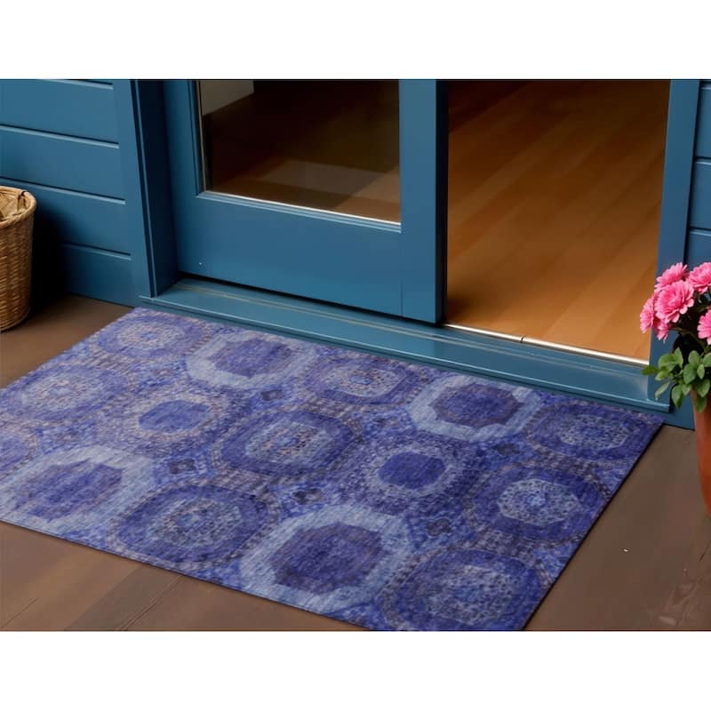 HomeRoots Medallion Transitional Rectangle Outdoor Rug - 3' x 5'