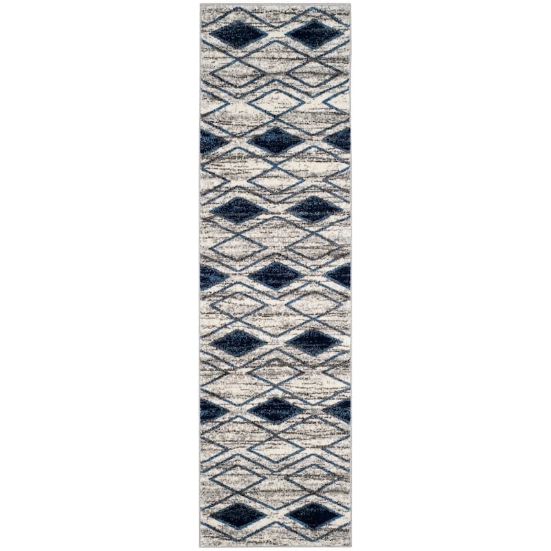 SAFAVIEH Tunisia Arminta Southwestern Rug