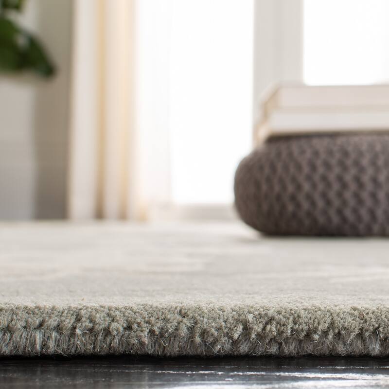 SAFAVIEH Handmade Soho Chelsey Floral N.Z. Wool Rug