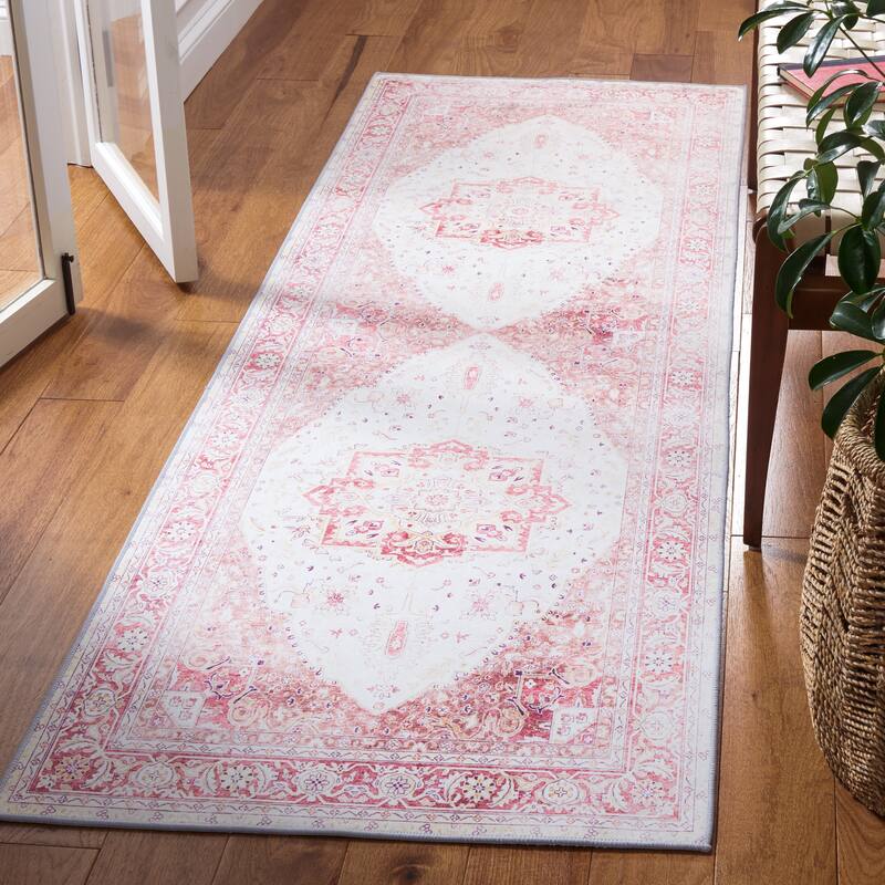 SAFAVIEH Tucson Machine Washable Slip Resistant Mazie Oriental Medallion
