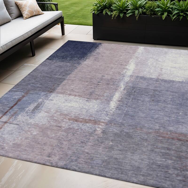 HomeRoots Abstract Transitional Rectangle Outdoor Rug - 5' X 8'