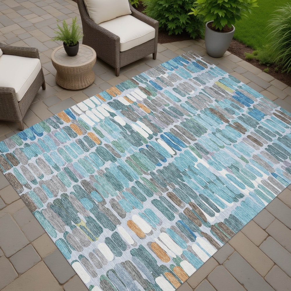 Machine Washable Indoor/ Outdoor Modern Caps Chantille Rug