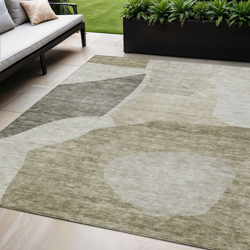 HomeRoots Abstract Transitional Rectangle Outdoor Rug - 5' X 8'