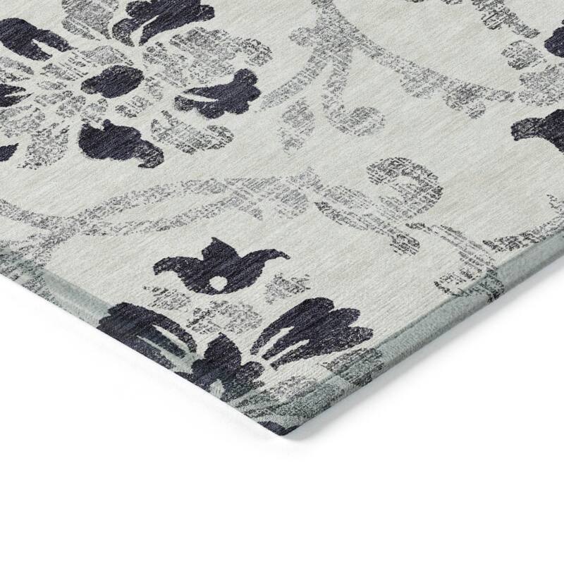 Machine Washable Indoor/ Outdoor Chantille Floral Scroll Rug