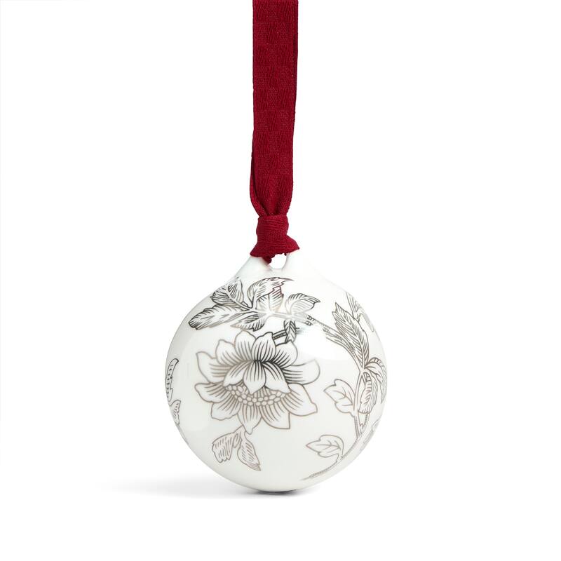 Wedgwood Festive Tonquin Ornament Silver No. 2