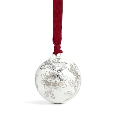 Wedgwood Festive Tonquin Ornament Silver No. 2