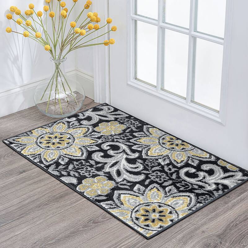 Wyman Bohemian & Eclectic Floral Indoor Area Rug