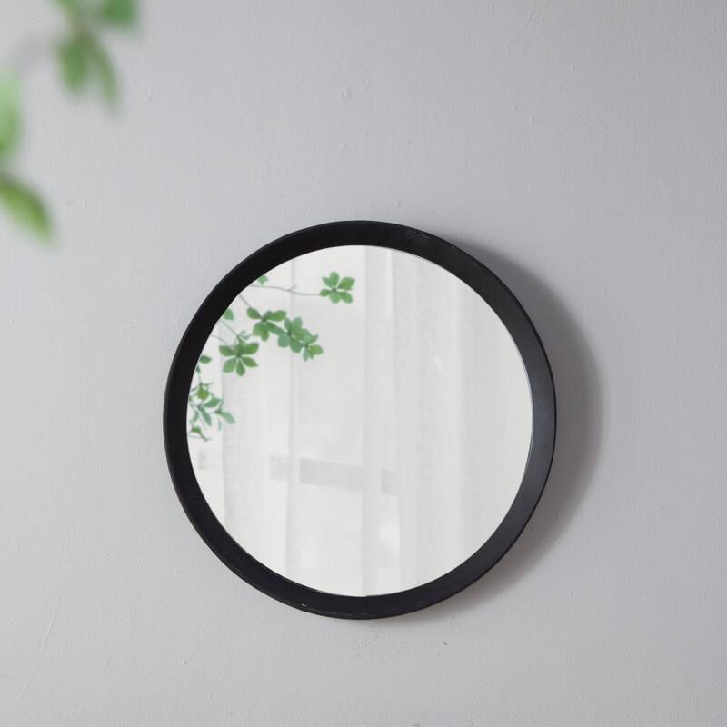 Round wall mirror for living room