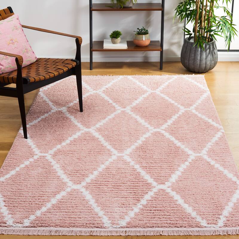 SAFAVIEH Augustine Myoung Trellis Fringe Rug - 6'4" x 9'6" - Pink/Ivory