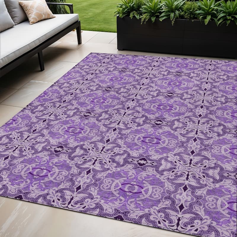 HomeRoots Medallion Transitional Rectangle Outdoor Rug - 5' X 8'