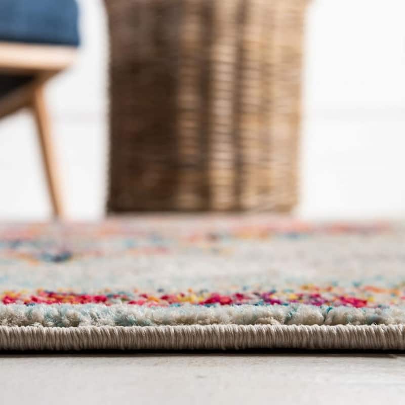 Traditional Koakburg Collection Area Rug