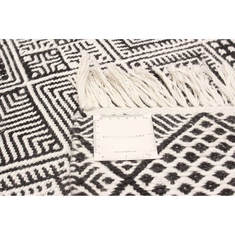 Sienna Black Rug 5'1" x 8'3" - 5'1 x 8'3