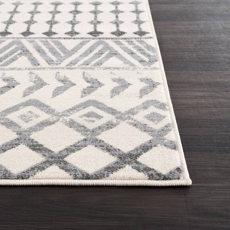 Beverly Rug Diamond Moroccan Bohemian Trellis Indoor Area Rug