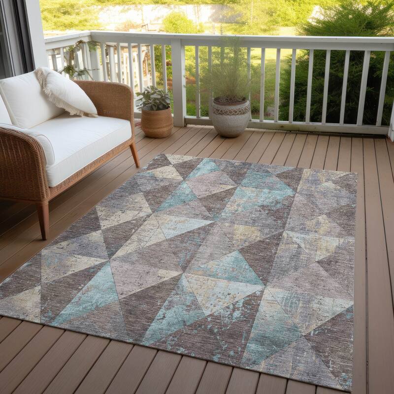 Machine Washable Indoor/ Outdoor Contemporary Diamonds Chantille Rug