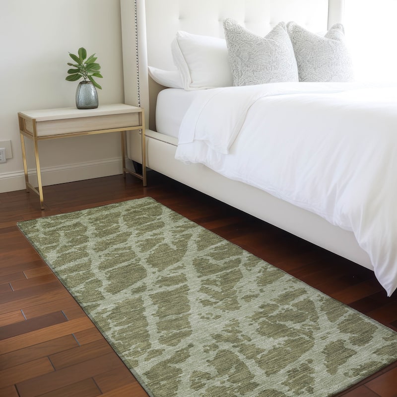 Machine Washable Indoor/ Outdoor Transitional Olive Crackle Chantille Rug