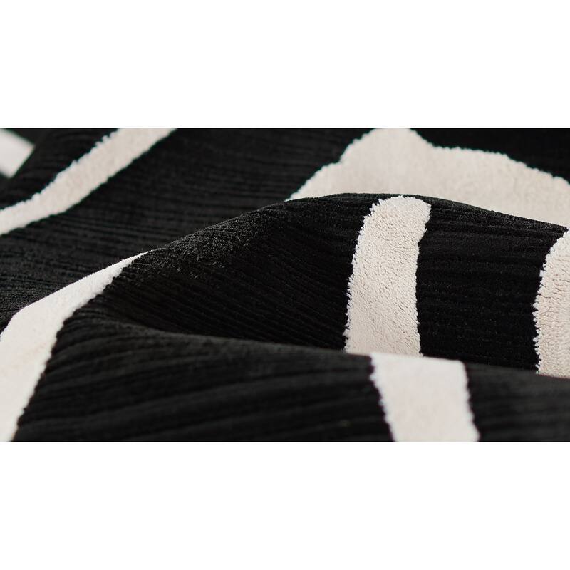 Momeni Noho Modern Black Geometric Area Rug
