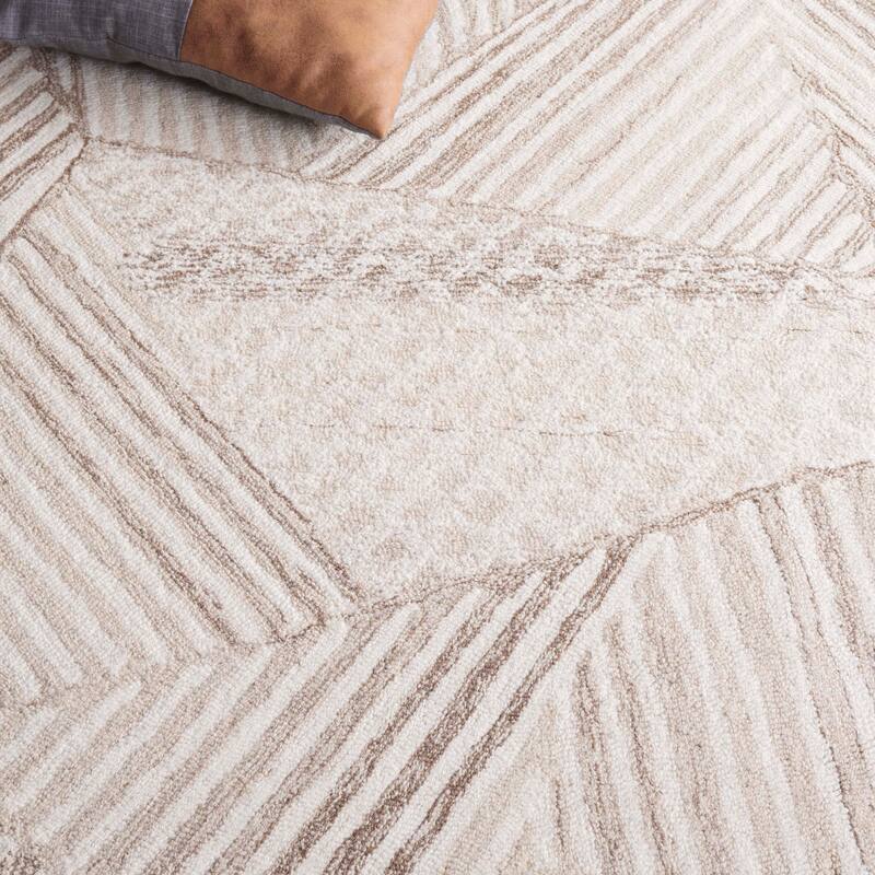 SAFAVIEH Handmade Abstract Clizia Modern & Contemporary Wool Rug