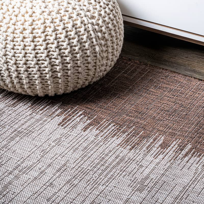 JONATHAN Y Madaba Modern Strie' Indoor/Outdoor Area Rug