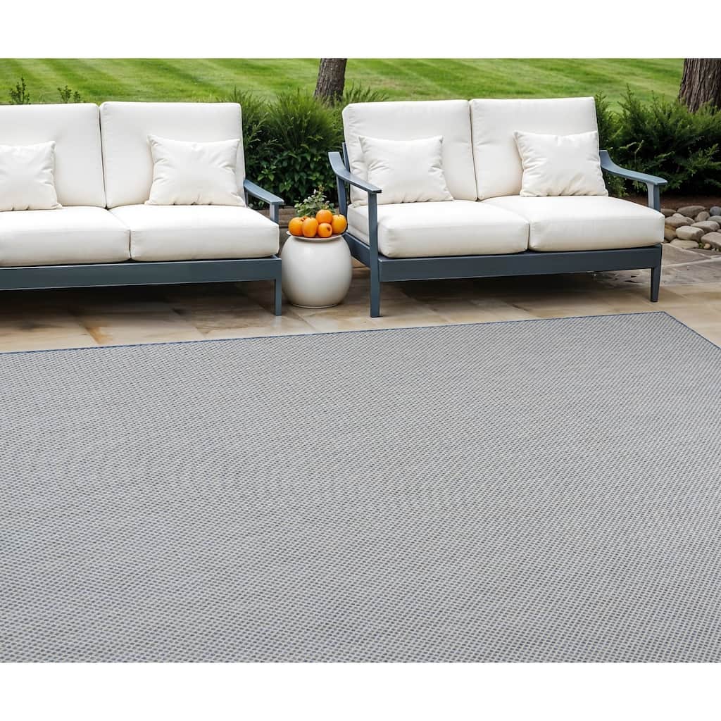 HomeRoots Contemporary Rectangle Outdoor Rug - 7' X 10'