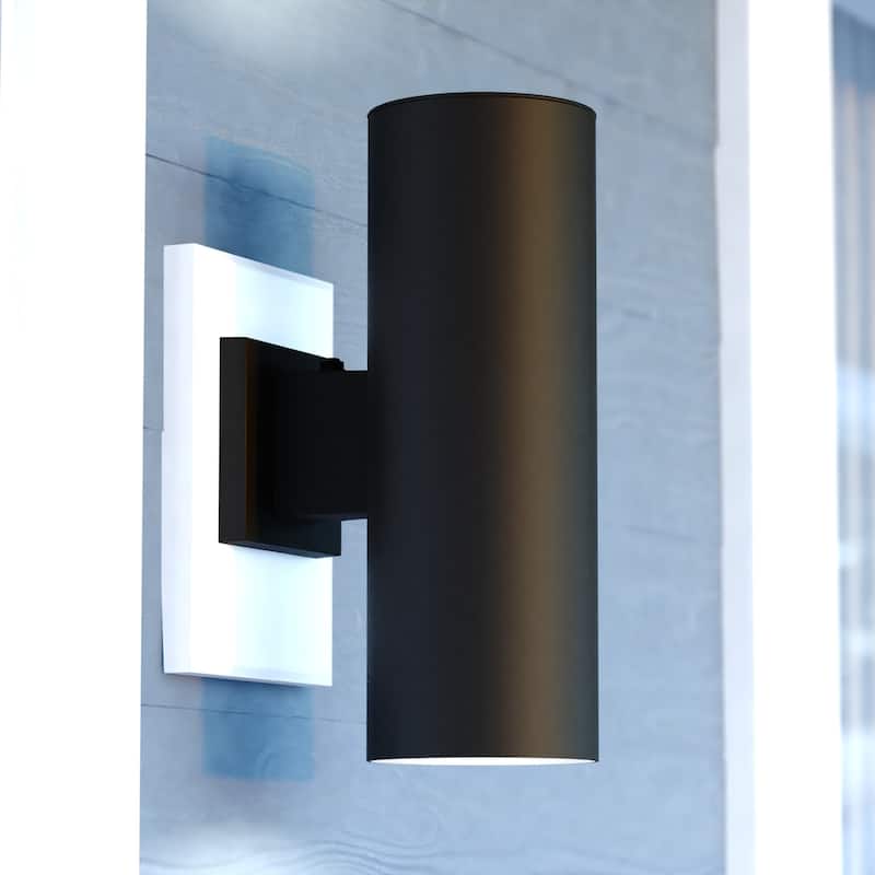 Chiasso Aluminum 2 Light Dusk to Dawn Black Contemporary Outdoor Wall Light - 5-in W x 14.25-in H x 7.5-in D - Textured Black