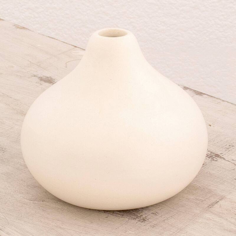Handmade Droplet Harmony in Ivor Ceramic vase (Guatemala)