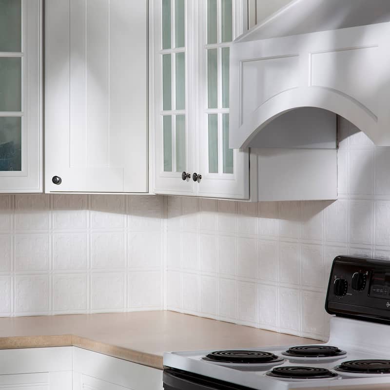 FASÄDE Traditional Style 10 Decorative Vinyl Backsplash Panel