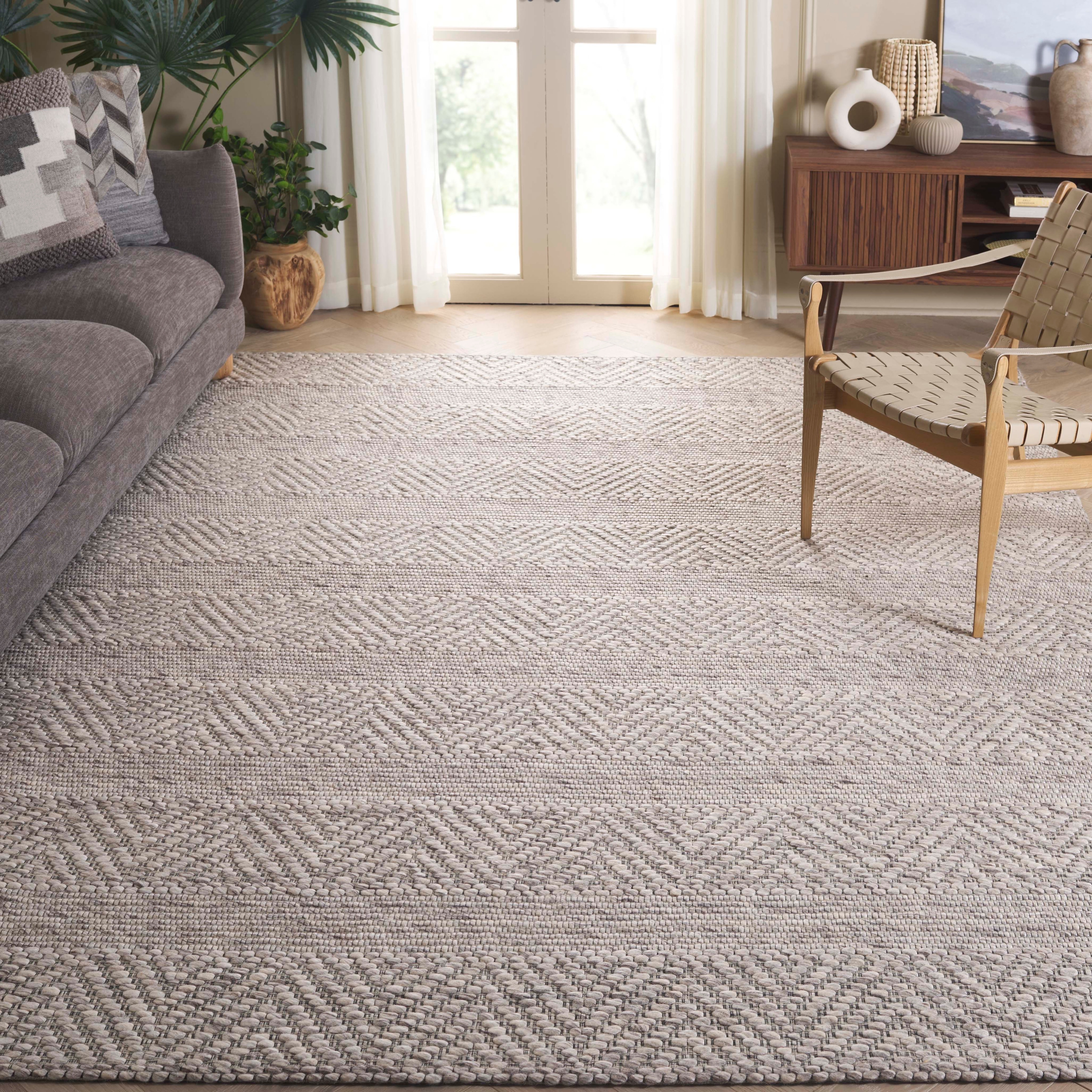 SAFAVIEH Marbella Berra Wool Rug