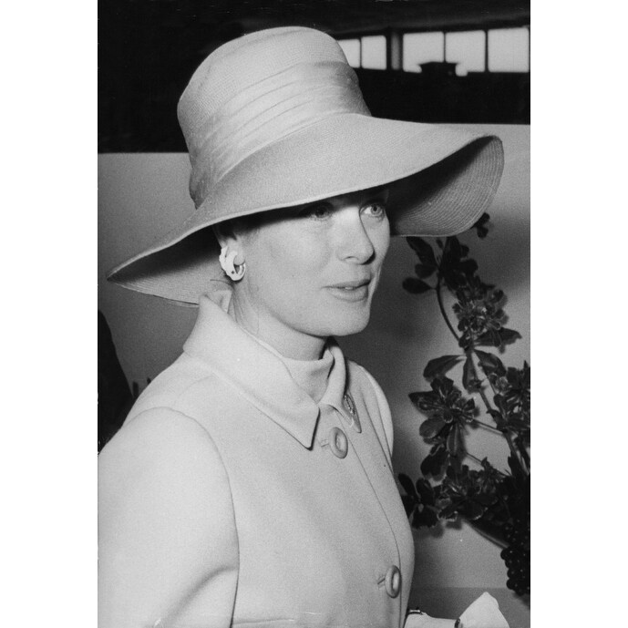 Shop Grace Kelly Wearing A Wide Brim Hat And Coat Photo Print Overstock 25377500