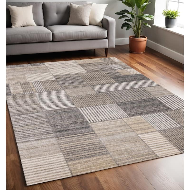 HomeRoots Geometric Modern Rectangle Area Rug - 5' X 8' - 5' X 8'