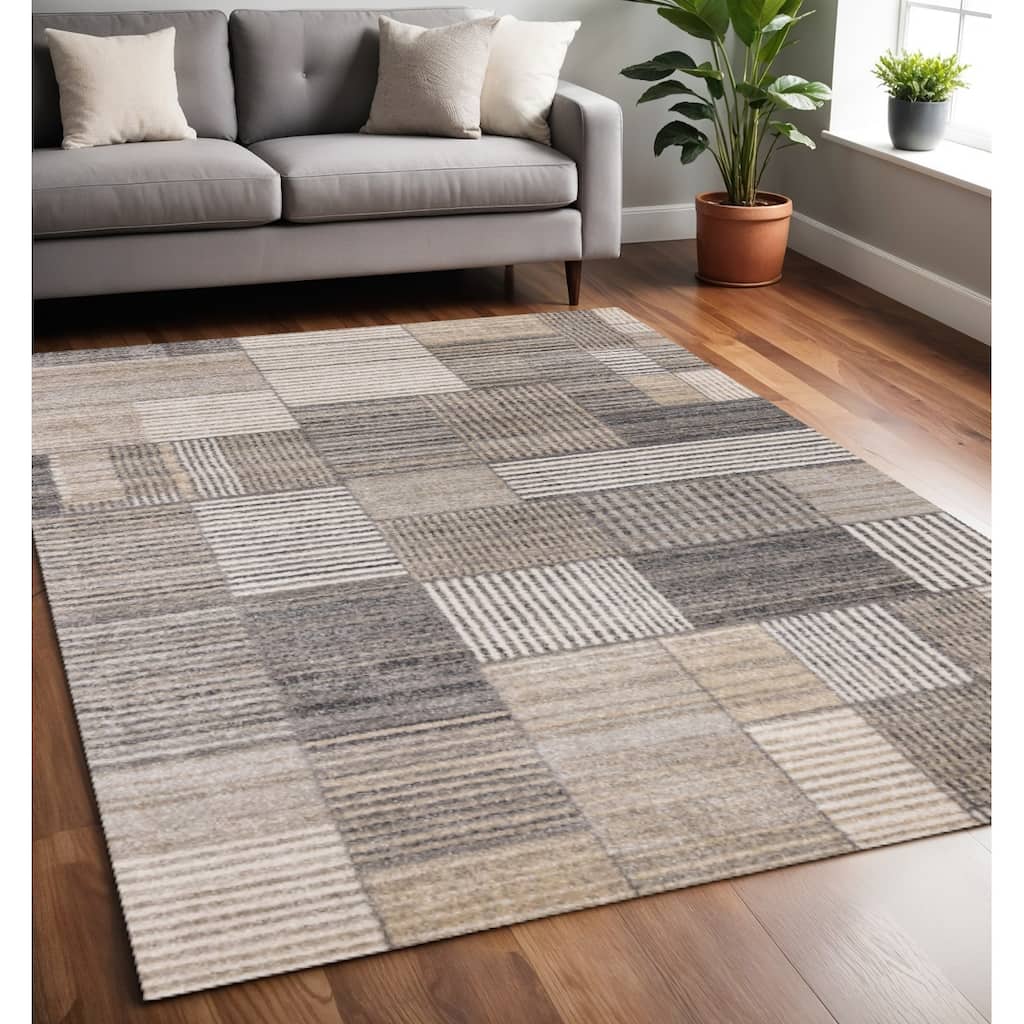 HomeRoots Geometric Modern Rectangle Area Rug - 5' X 8'