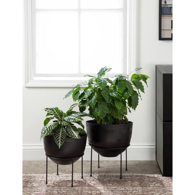 Kate and Laurel Navara Freestanding Planter Set