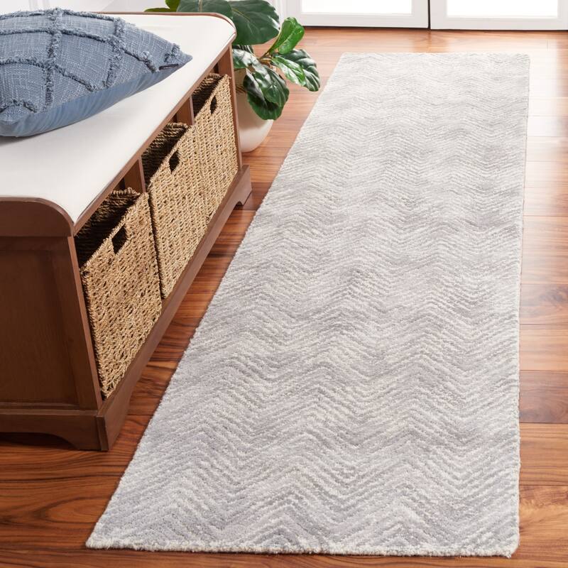 SAFAVIEH Handmade Metro Pessa Modern Wool Rug - 2'3" x 9' Runner - Silver