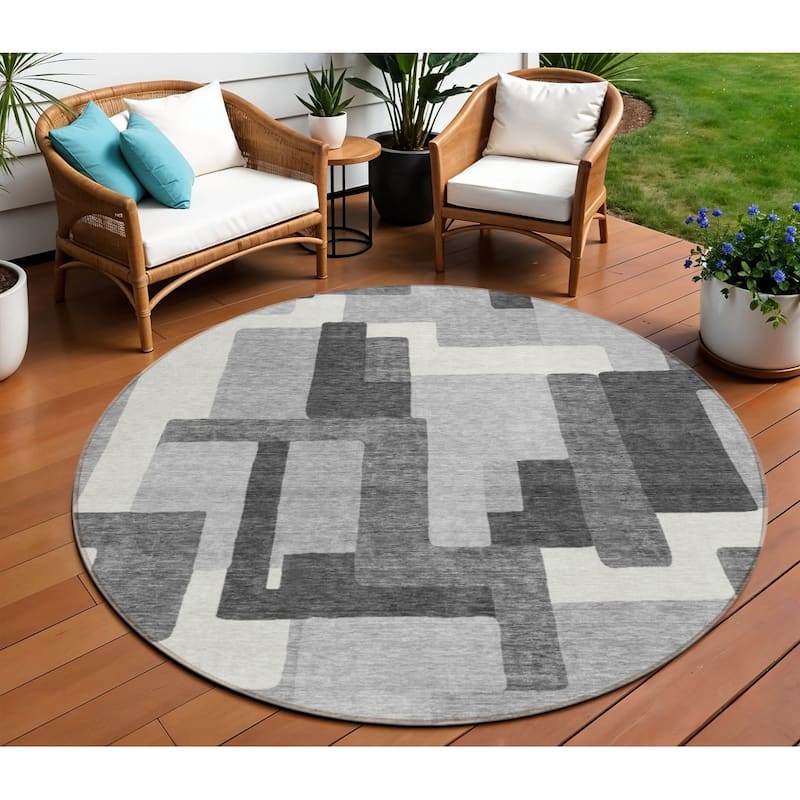 HomeRoots Abstract Transitional Rectangle Outdoor Rug - 8' Round