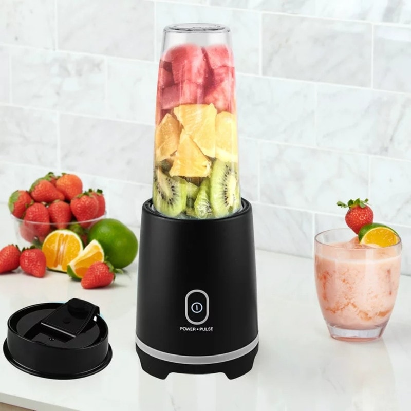 https://ak1.ostkcdn.com/images/products/is/images/direct/d893cd61497a4ffaa4a5b780d5307afe8d50bcc4/Single-Serve-Blender%2C16-oz-Black%2Cwith-one-Travel-Lid.jpg