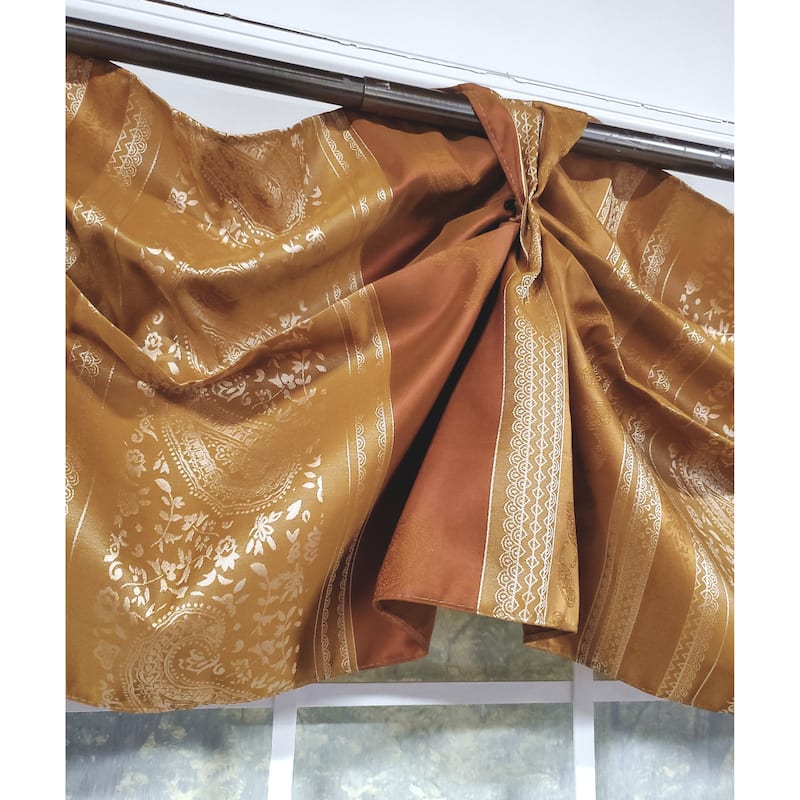 Nikoleta 2-Scoop Celebration Valance