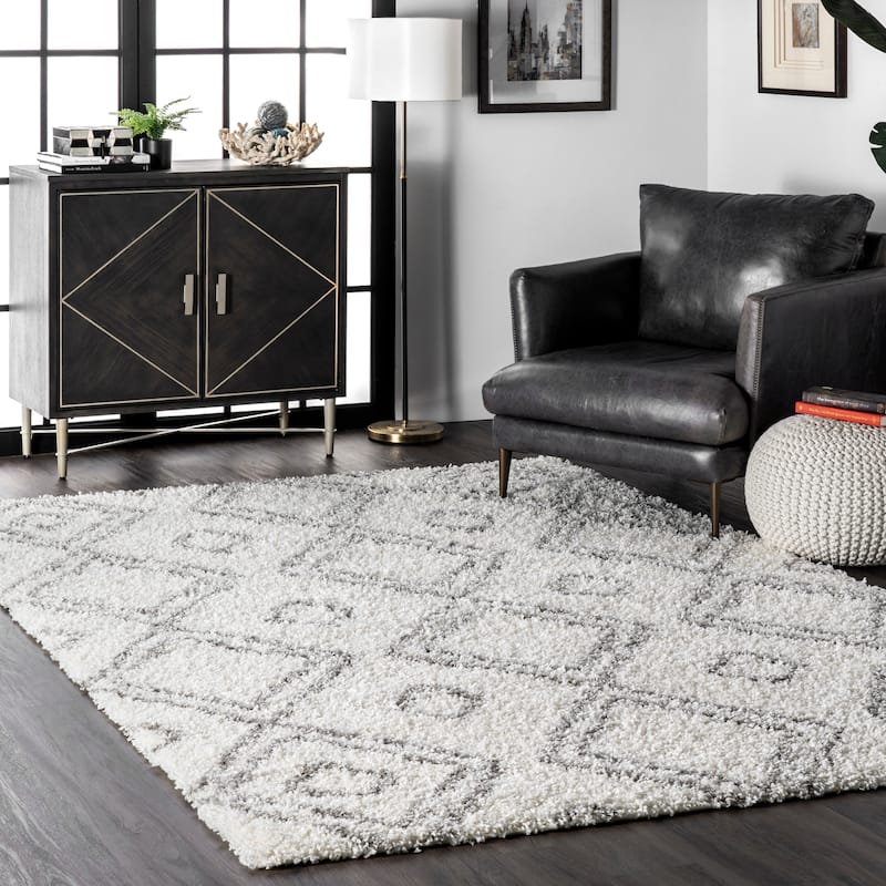 Nuloom Iola Geometric Shag Area Rug - 5'3" x 7'6" - White - Runner
