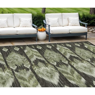 HomeRoots Southwestern Transitional Rectangle Outdoor Rug