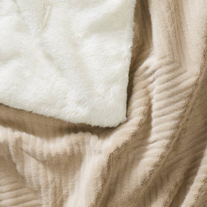 Brooklyn Loom Luxe Chevron 50x70 Throw