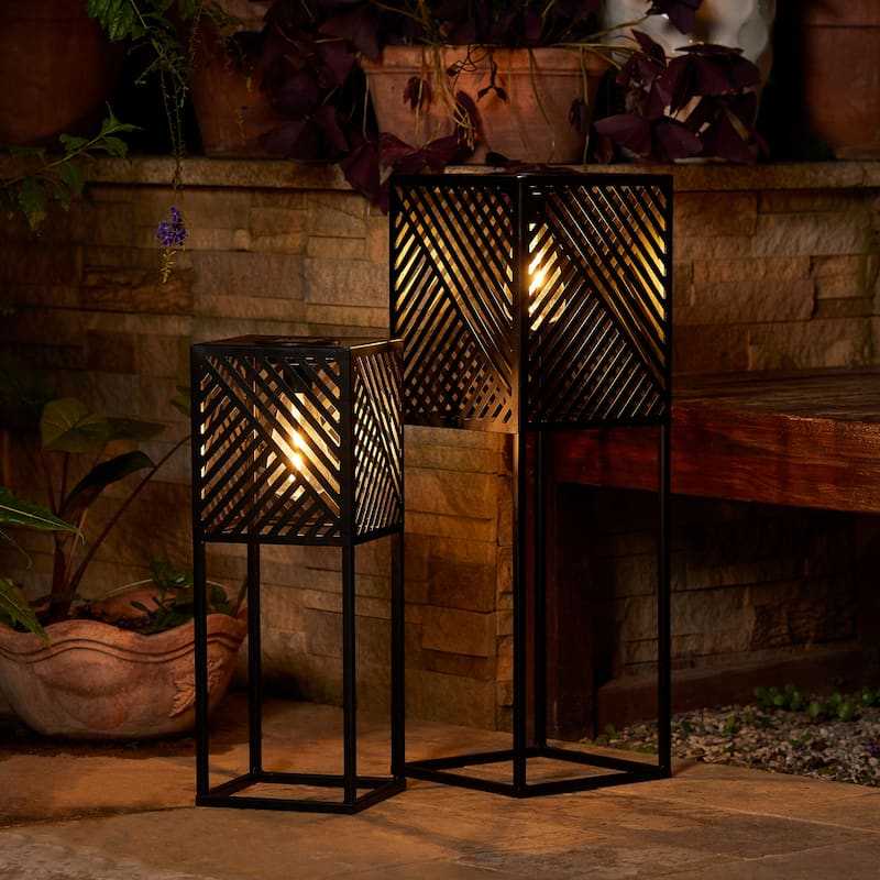 Glitzhome Set of 2 Outdoor Geometric Black Metal Solar Standing Lanterns with Bulb
