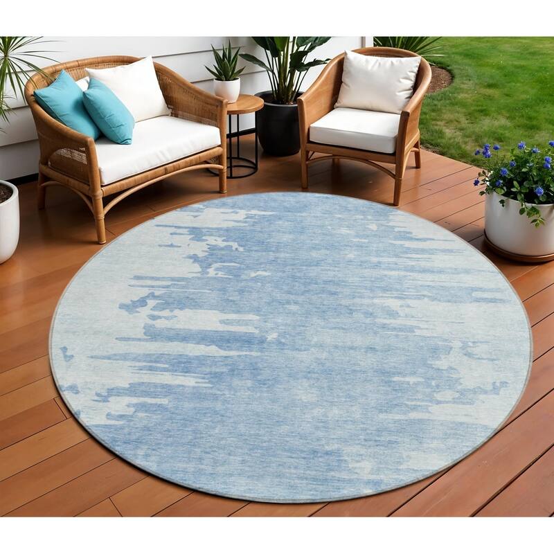 HomeRoots Abstract Transitional Rectangle Outdoor Rug - 8' Round