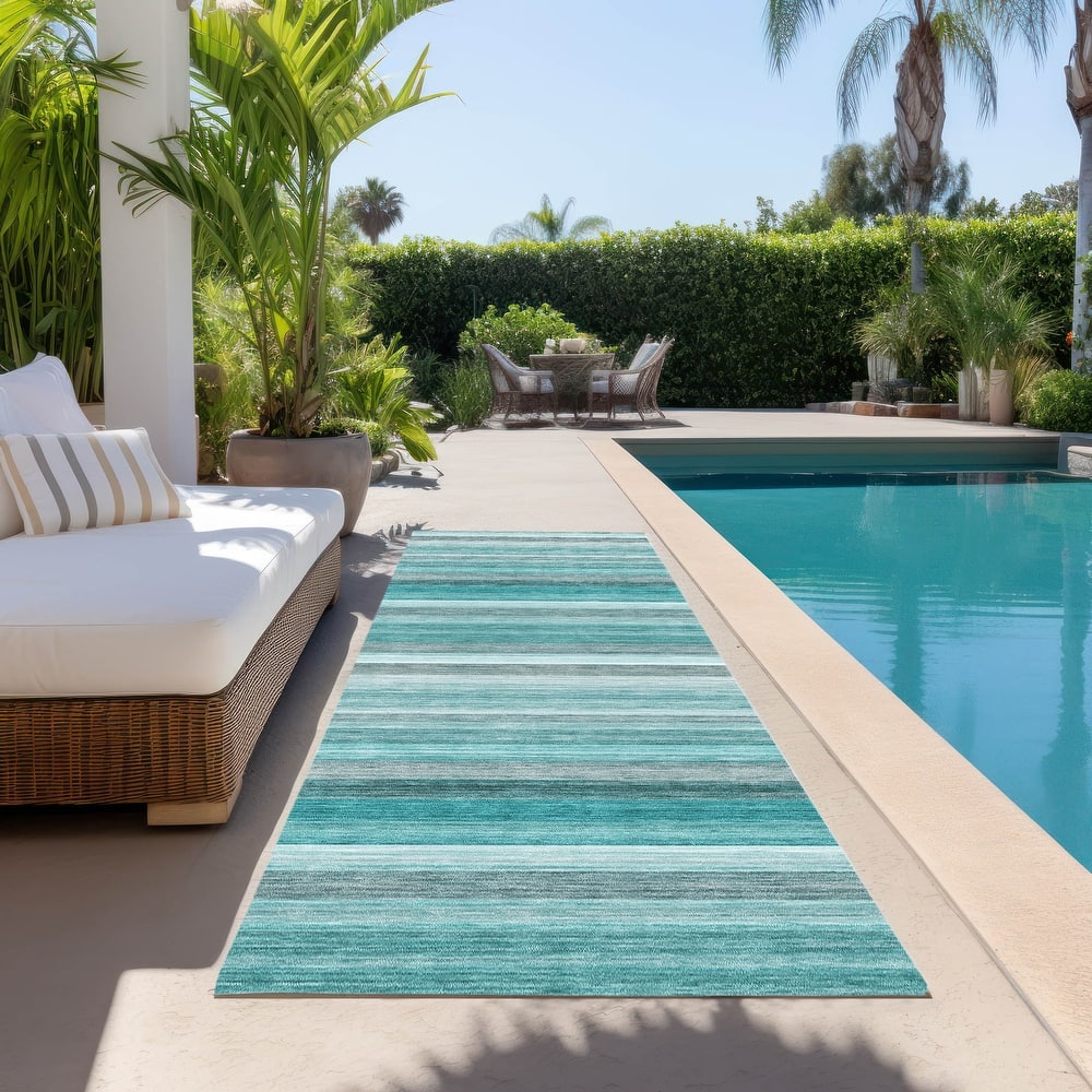 Machine Washable Indoor/ Outdoor Ombre Stripes Chantille Rug