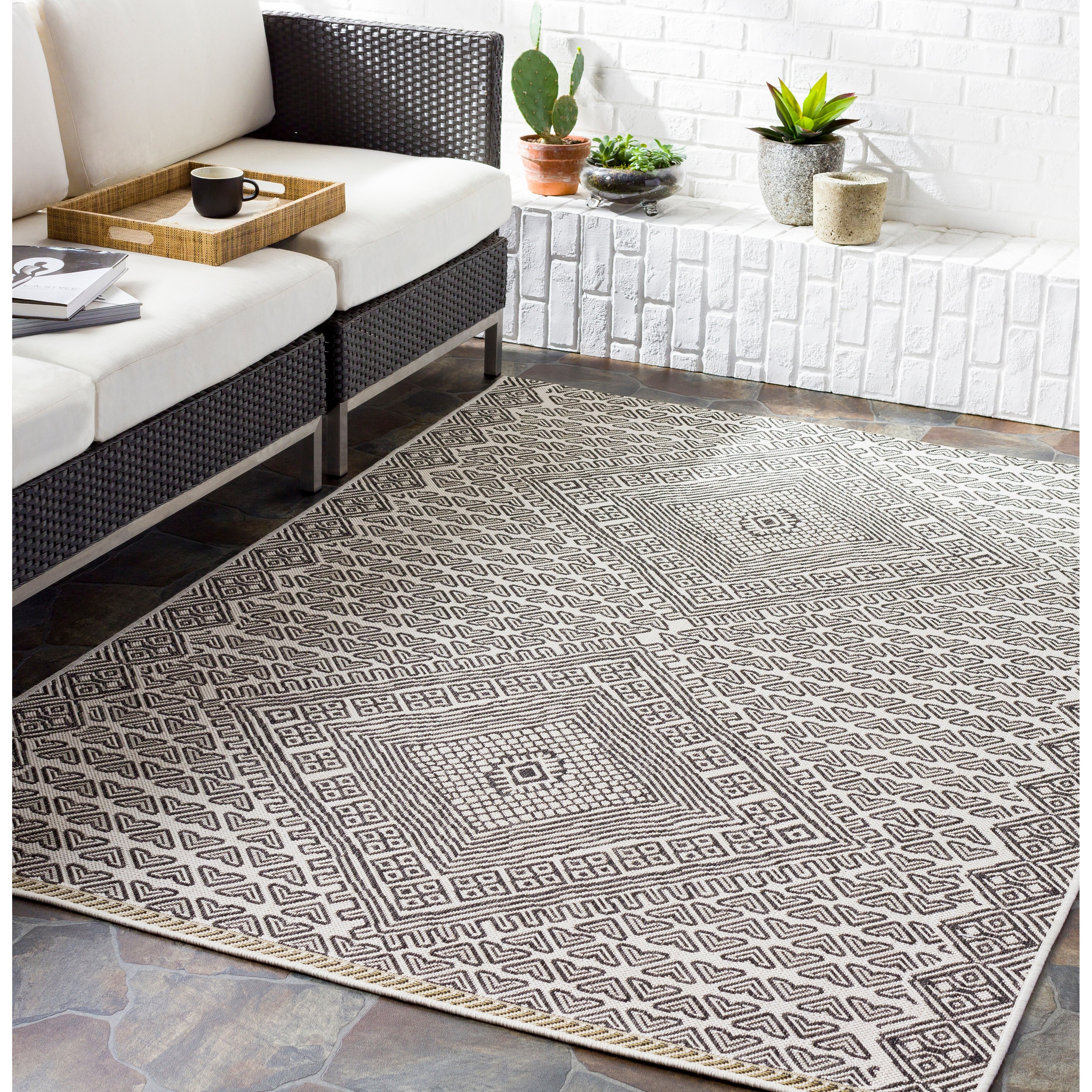 Shop Xandy Indoor Outdoor Nordic Diamond Area Rug Overstock 31317359