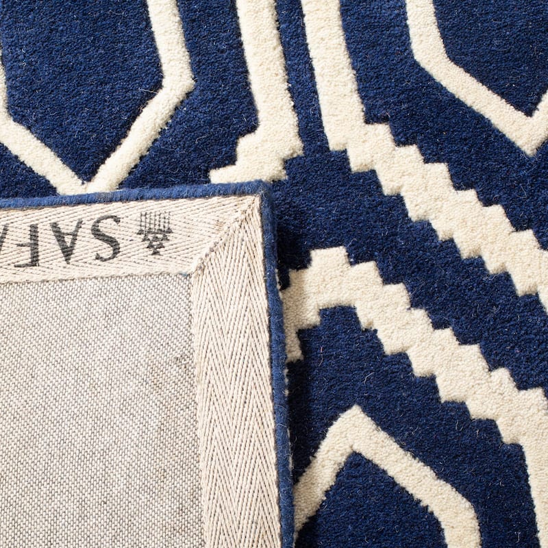 SAFAVIEH Handmade Chatham Altrud Moroccan Modern Wool Rug