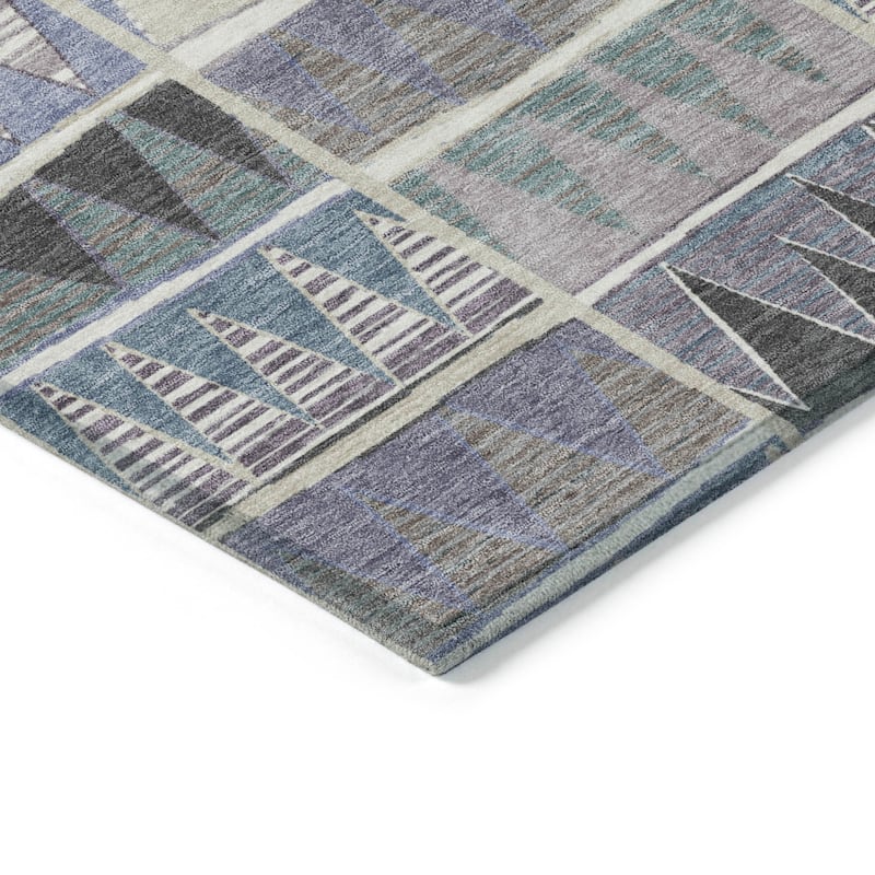 Machine Washable Indoor/Outdoor Casual Pennant Chantille Rug